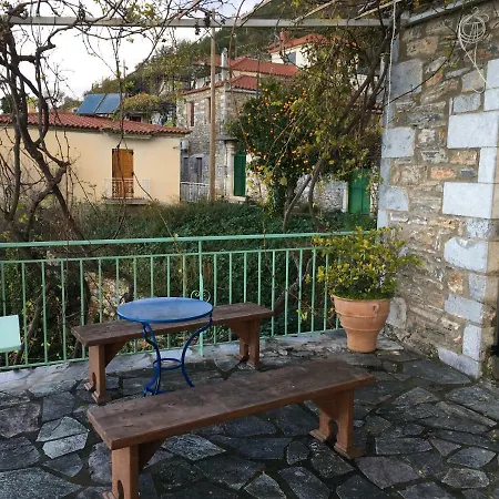 Nefeli Ferienhaus Tseria